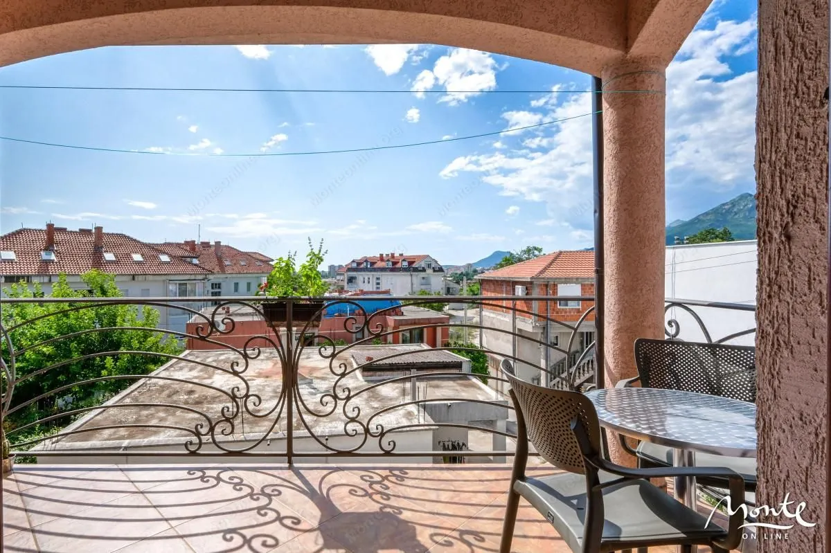 Sale, house, 280m², Bar, Crna Gora