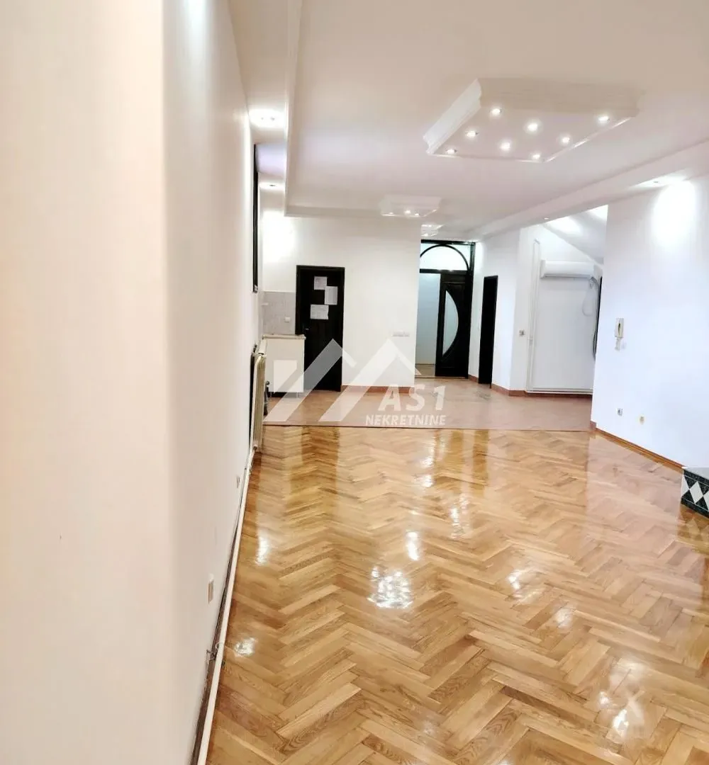 Sale, office space, 260m², Centar, Novi Sad