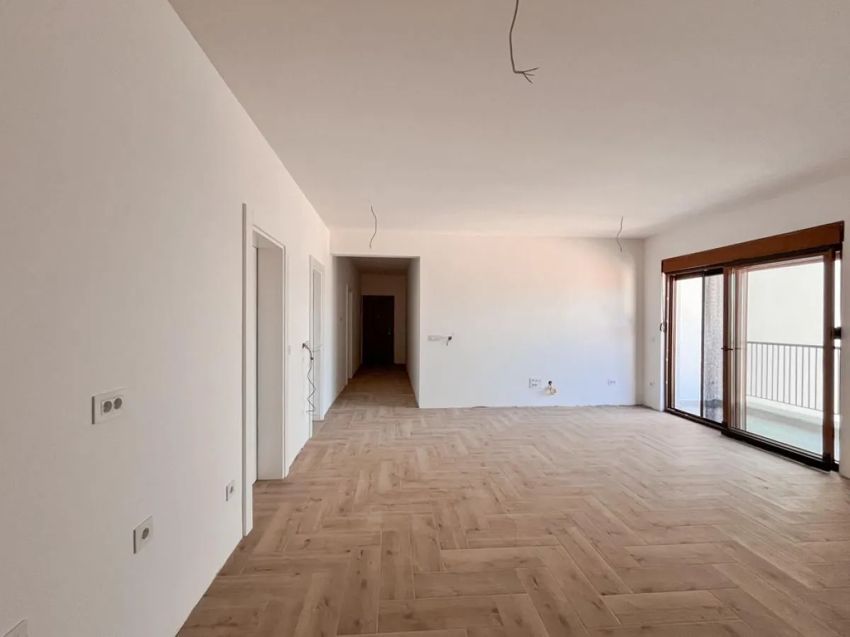 Prodaja, dvosoban stan, 72m², Tivat, Crna Gora
