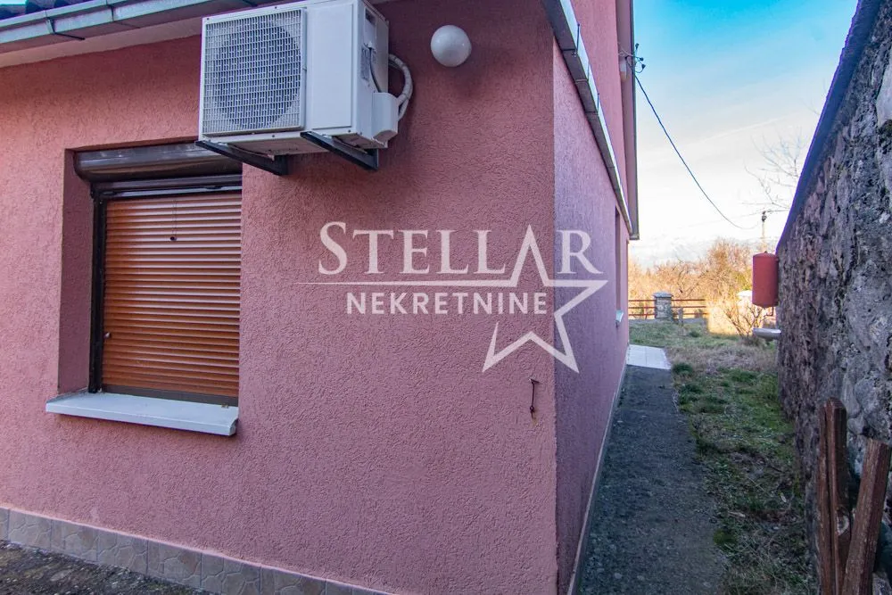 Izdavanje, kuća, 73m², Kuči, Podgorica