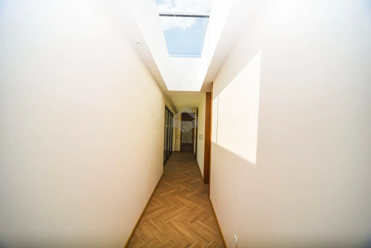 Izdavanje, kuća, 350m², Tuzi, Podgorica