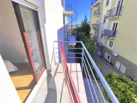 Rent, one bedroom apartment, 43m², Lazi, Budva - image 8