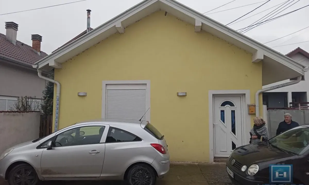 Sale, house, 400m², Ćuprija, Srbija