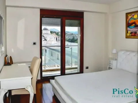 Izdavanje, četvorosoban stan, 125m², Preko Morače, Podgorica - image 7