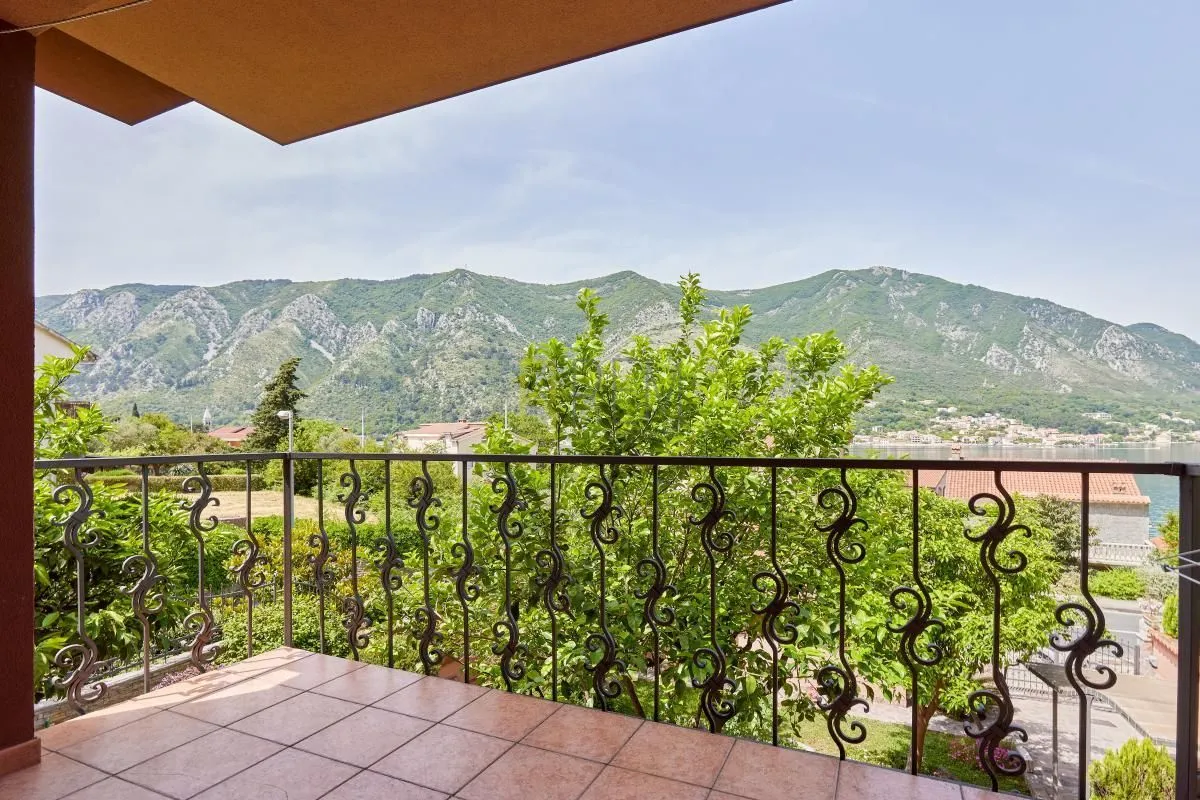 Prodaja, kuća, 120m², Dobrota, Kotor