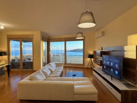 Rent, two bedroom apartment, 95m², Bečići, Budva