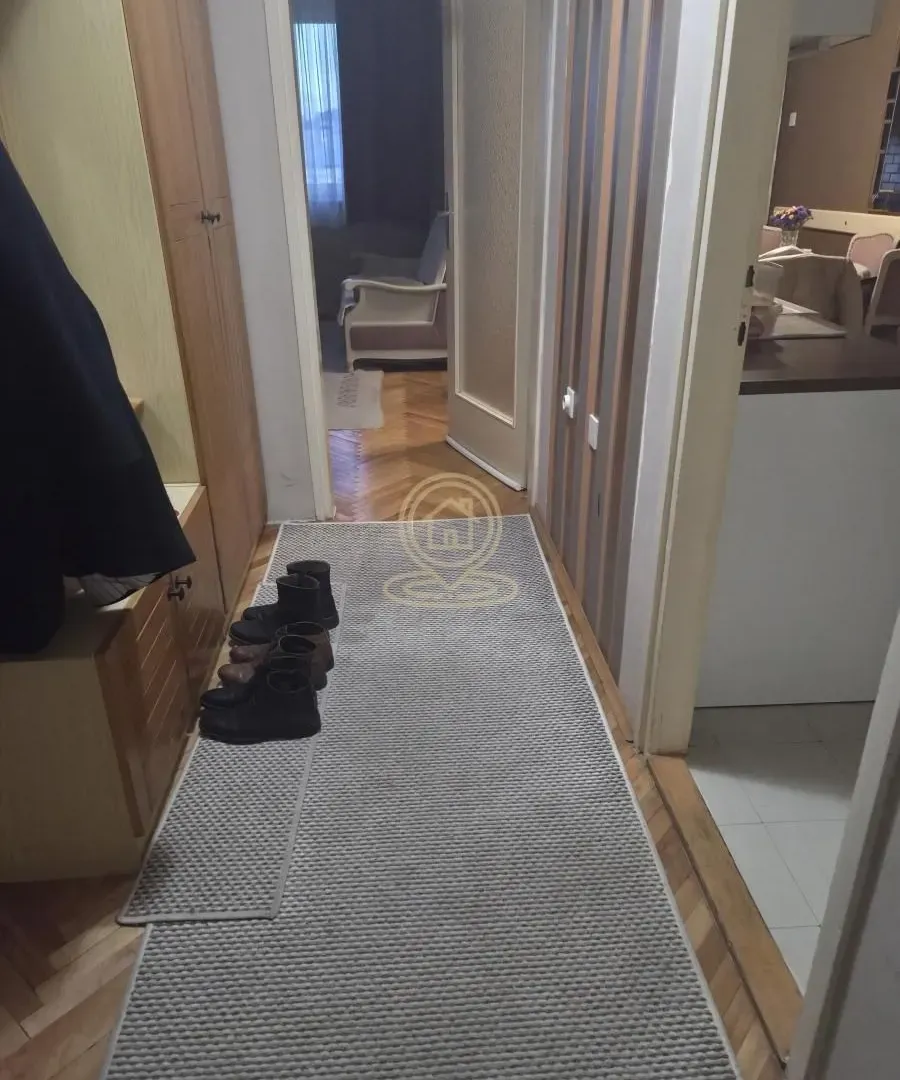 Prodaja, trosoban stan, 85m², Medijana, Niš