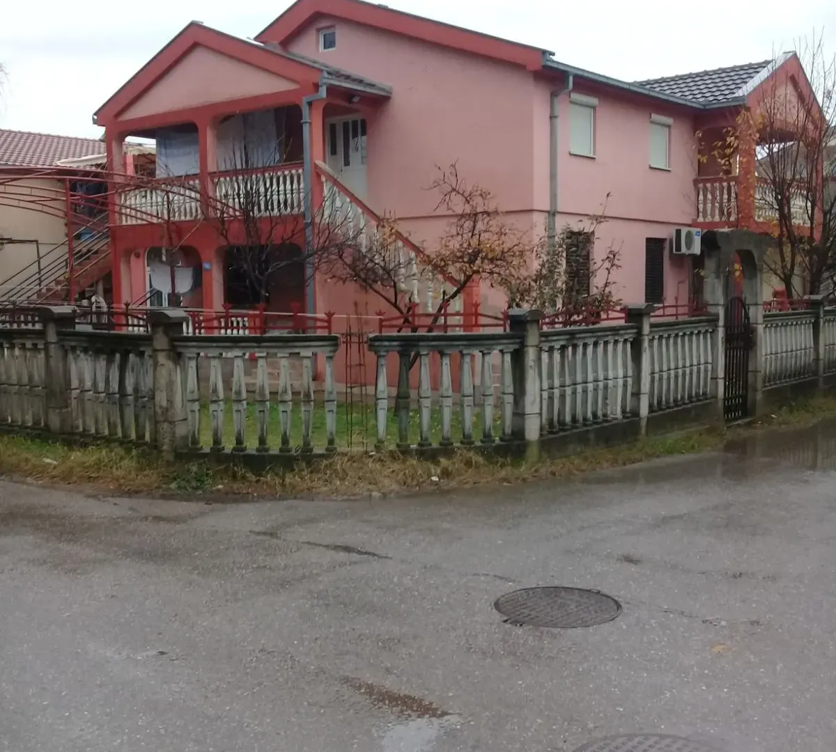 Prodaja, kuća, 324m², Podgorica, Crna Gora