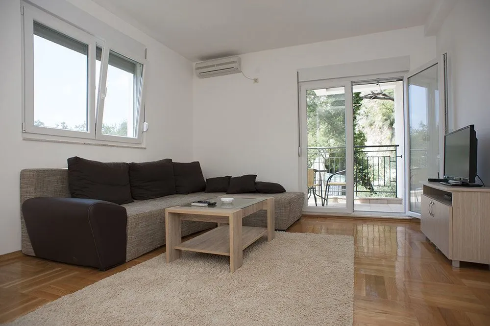 Sale, house, 400m², Perazića do, Budva