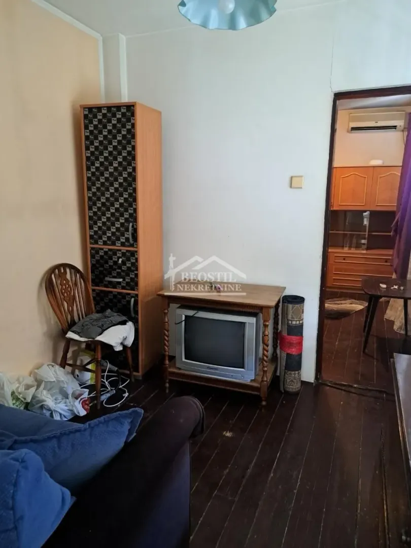 Prodaja, dvosoban stan, 31m², Zemun Centar, Zemun Sve Podlokacije