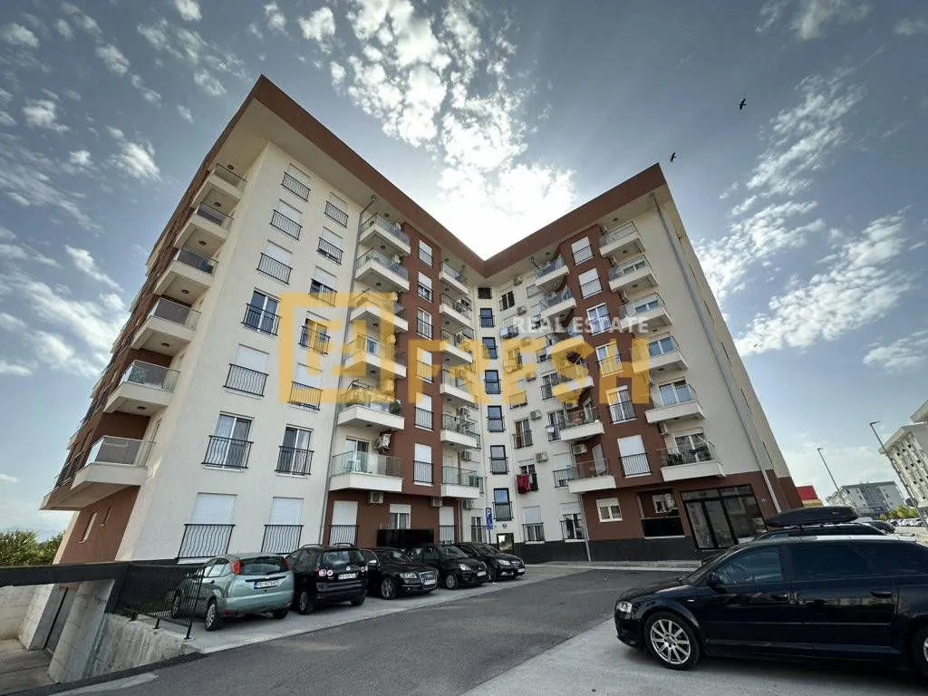 Izdavanje, dvosoban stan, 65m², Stari Aerodrom, Podgorica