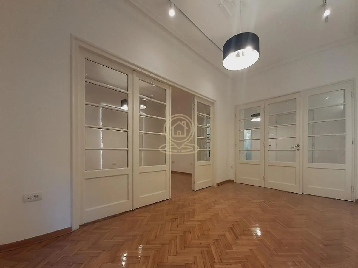 Rent, office space, 87m², Kalenić Pijaca, Vračar Sve Podlokacije