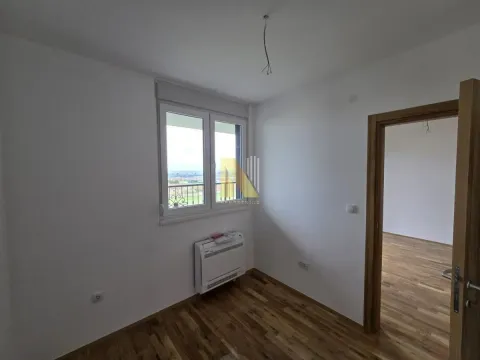 Prodaja, četvorosoban stan, 82m², Mišeluk, Petrovaradin - image 5