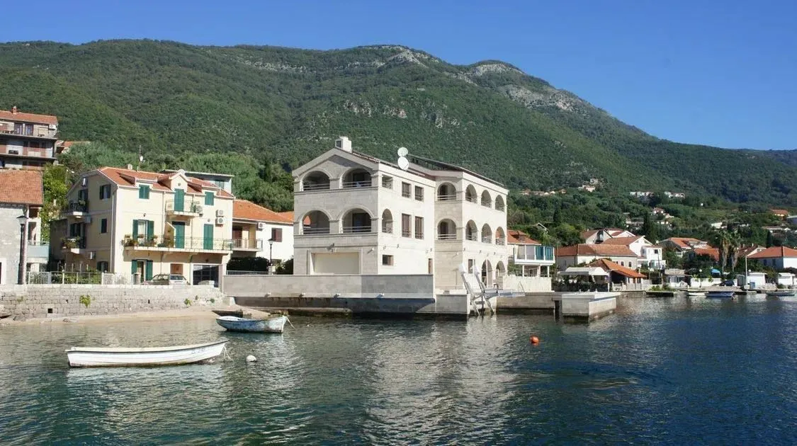 Sale, house, 175m², Baošići, Herceg Novi