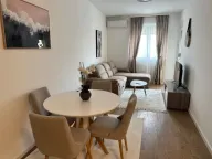 Izdavanje, jednosoban stan, 44m², Pobrežje, Podgorica - image 1