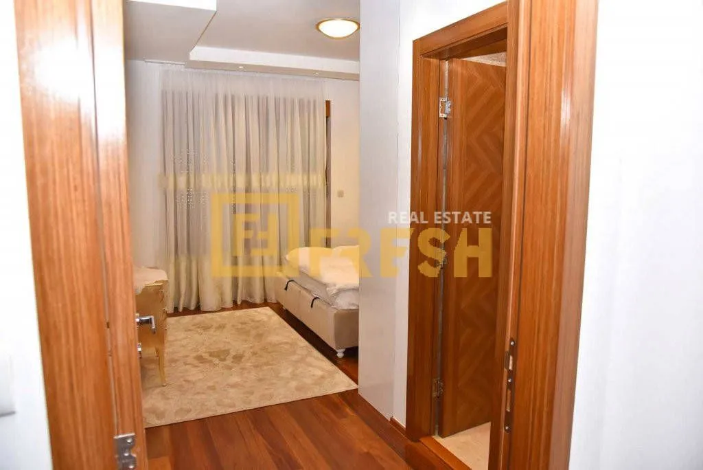 Rent, four bedroom apartment, 140m², Centar, Podgorica