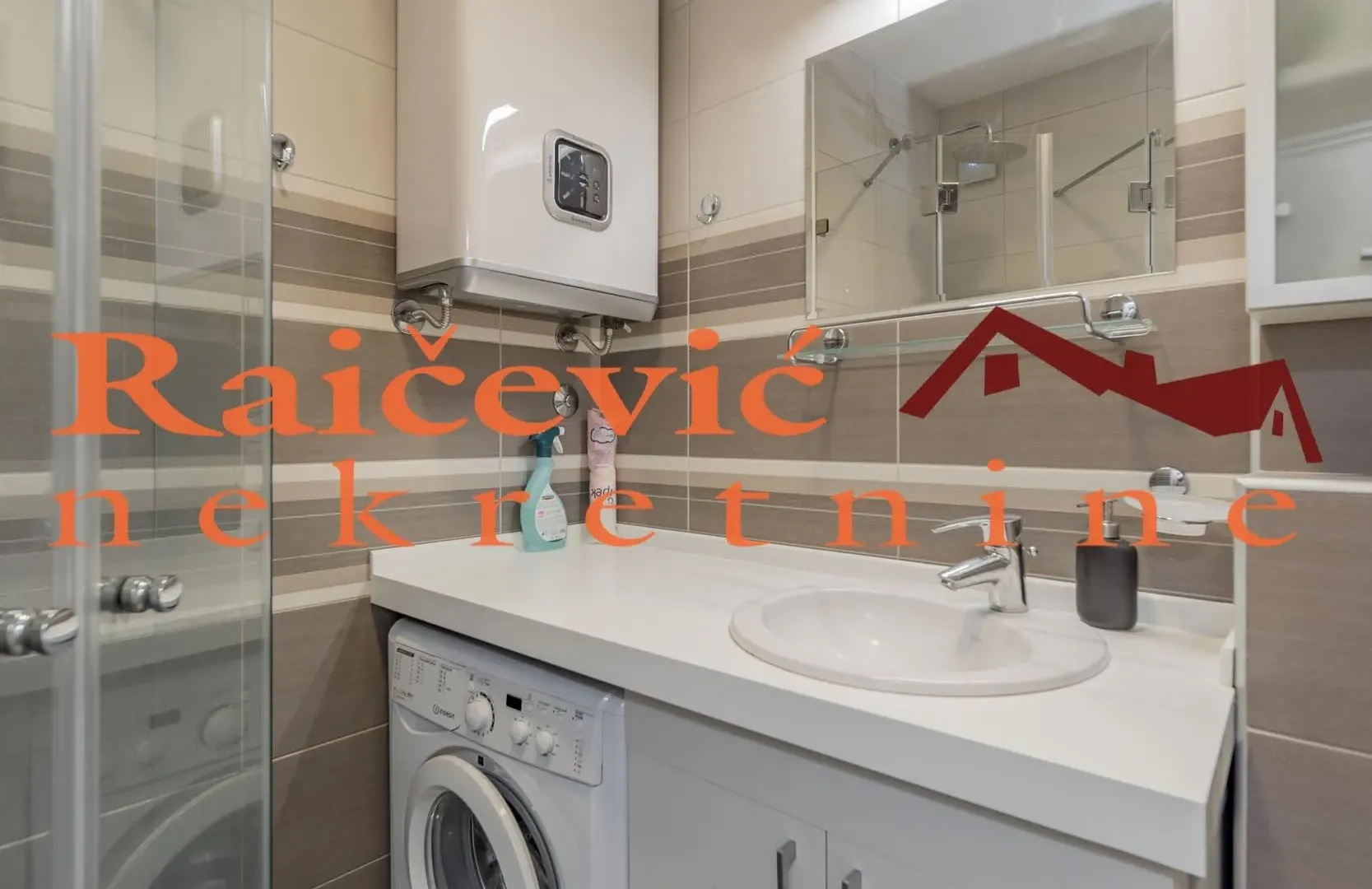 Prodaja, dvosoban stan, 62m², Centar, Stara Pazova