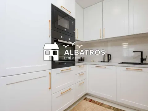 Izdavanje, jednosoban stan, 55m², Centar, Bar - image 2