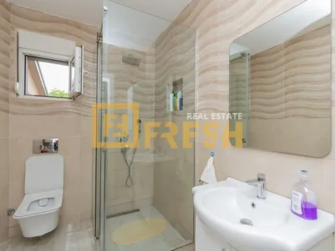 Izdavanje, kuća, 110m², Kokoti, Podgorica - image 20