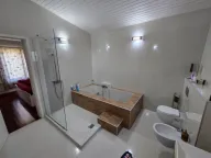 Izdavanje, kuća, 160m², Mirac, Kotor - image 11