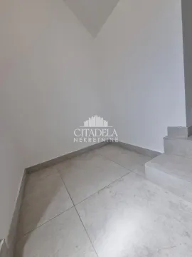 Izdavanje, trosoban stan, 85m², Čukarica, Beograd - image 5