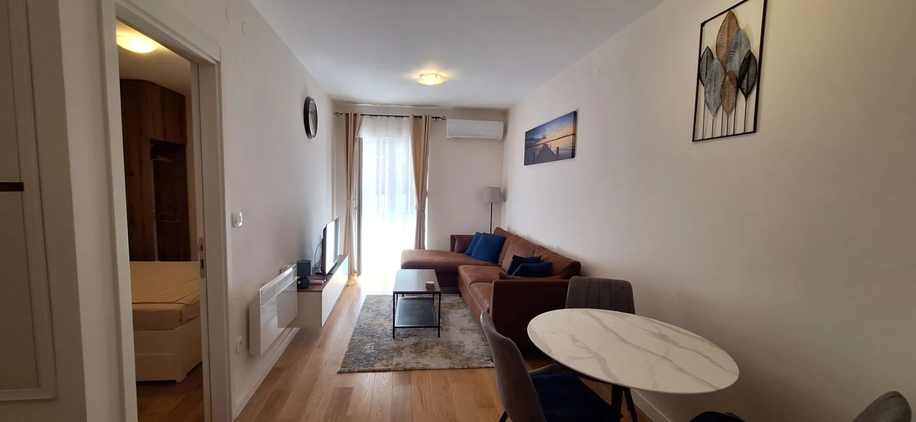 Izdavanje, jednosoban stan, 40m², Central Point, Podgorica