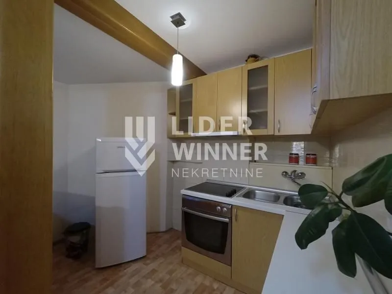 Prodaja, trosoban stan, 85m², Kalenić Pijaca, Vračar Sve Podlokacije