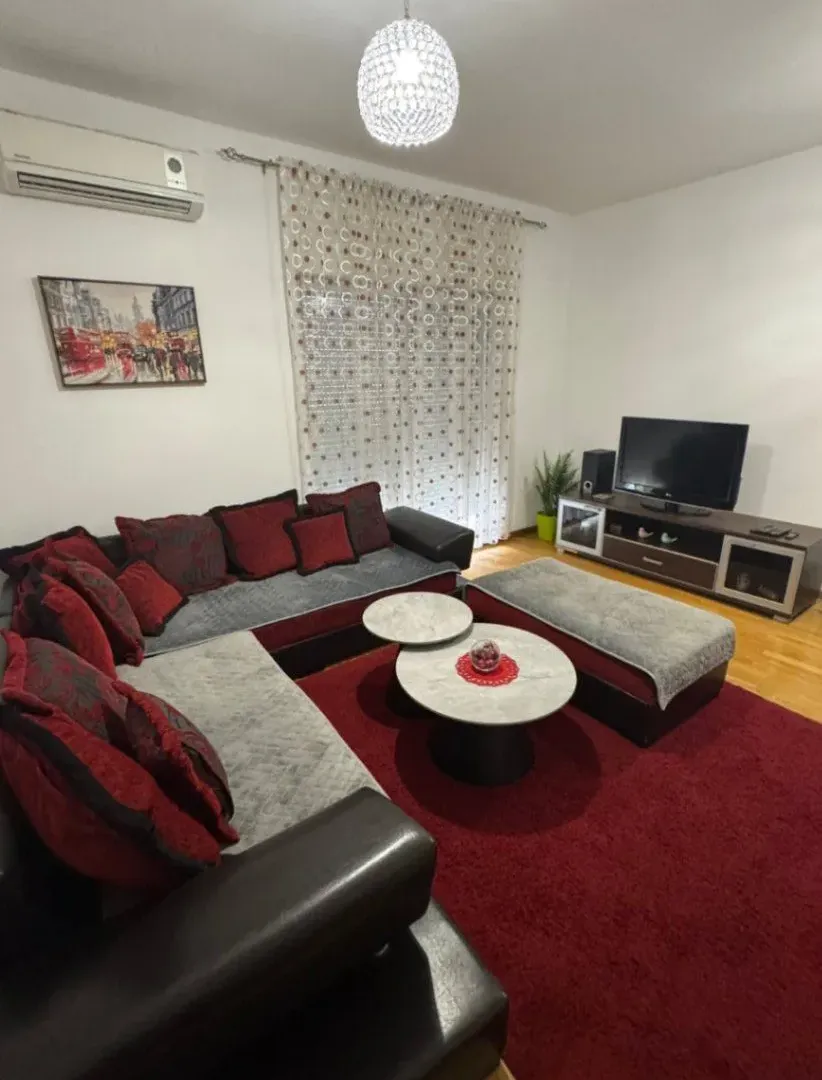 Izdavanje, dvosoban stan, 74m², City Kvart, Podgorica