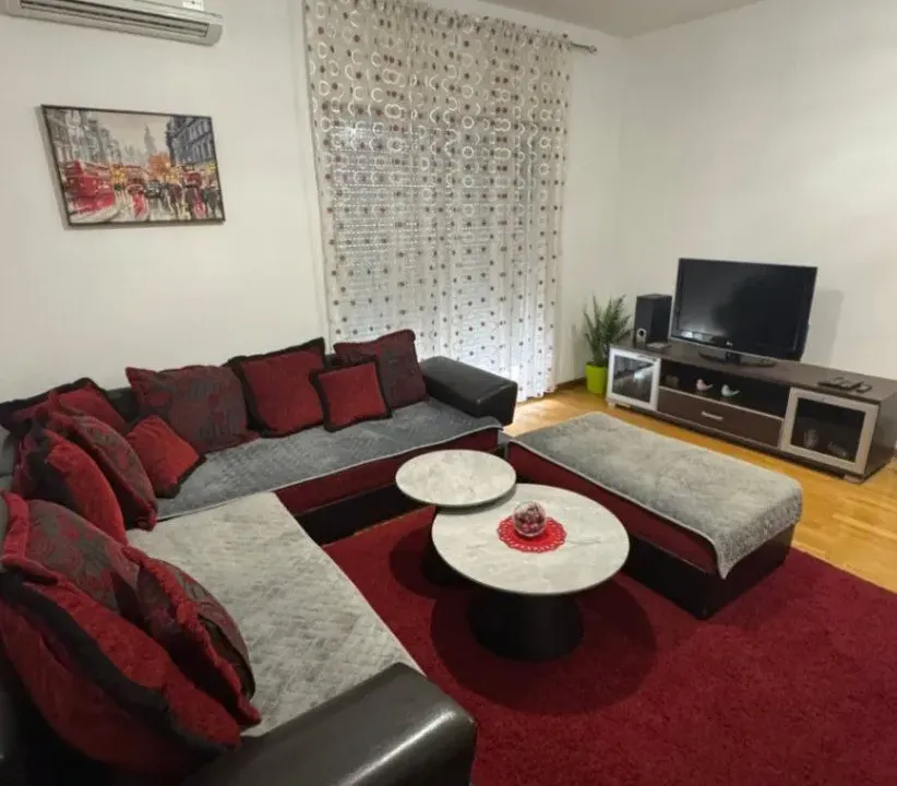 Izdavanje, dvosoban stan, 74m², City Kvart, Podgorica