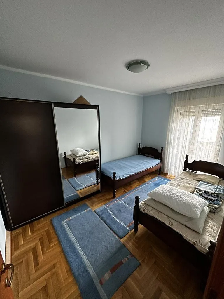 Izdavanje, dvosoban stan, 75m², Ljubović, Podgorica