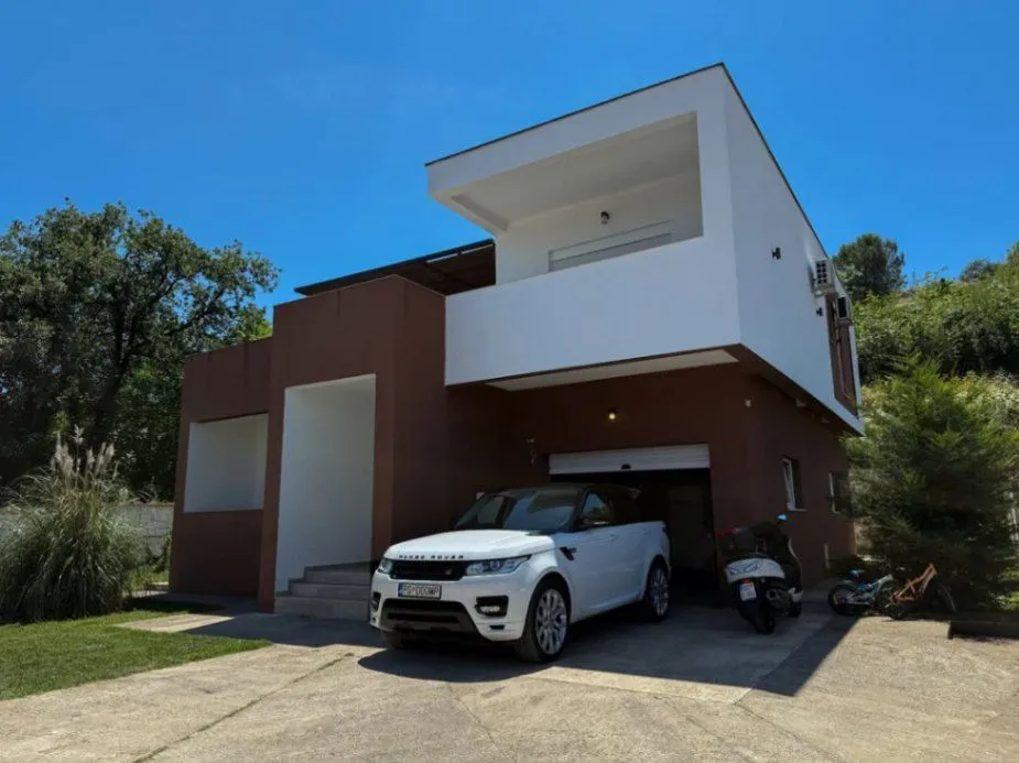 Prodaja, kuća, 180m², Gornja Gorica, Podgorica