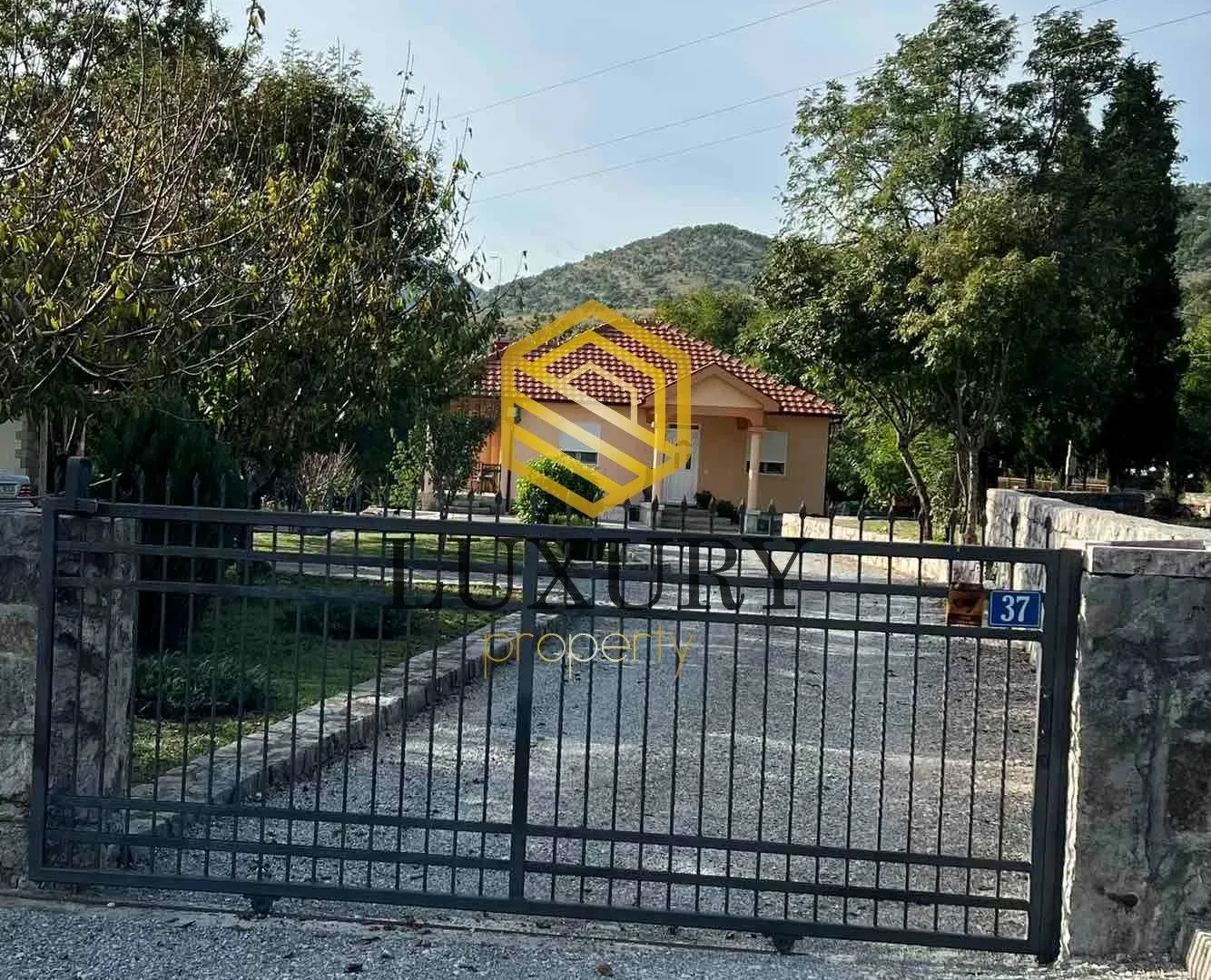 Rent, house, 90m², Barutana, Podgorica
