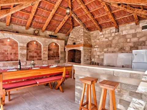 Rent, one bedroom apartment, 36m², Dobrota, Kotor - image 11