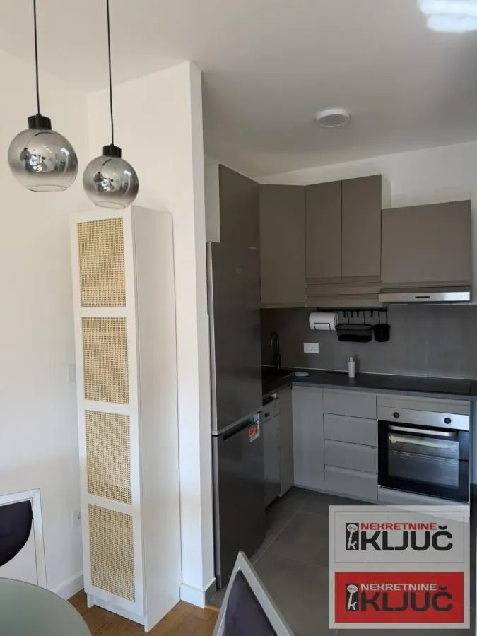 Izdavanje, jednosoban stan, 47m², Novi Sad, Srbija