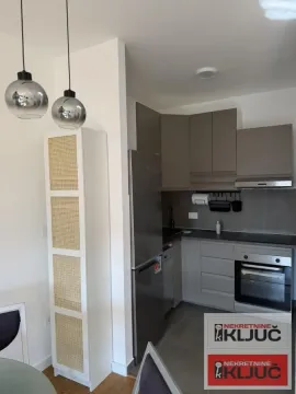 Izdavanje, jednosoban stan, 47m², Novi Sad, Srbija - image 4