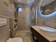 Izdavanje, kuća, 410m², Tivat, Crna Gora - image 17