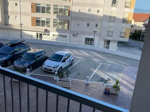 Rent, one bedroom apartment, 55m², Centar, Tivat - image 6