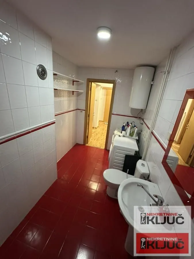 Izdavanje, dvosoban stan, 59m², Centar, Novi Sad