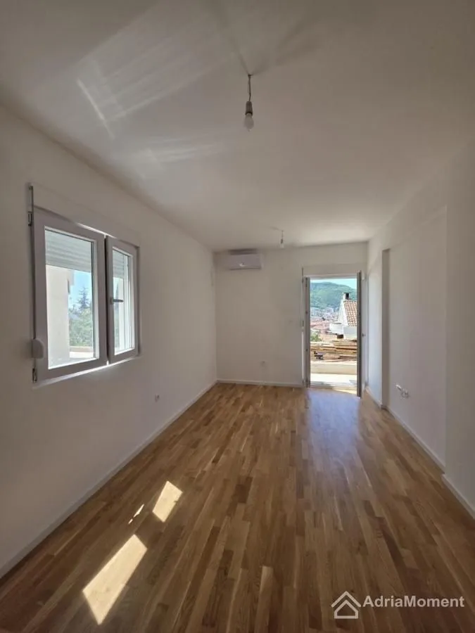 Prodaja, jednosoban stan, 41m², Podkošljun, Budva