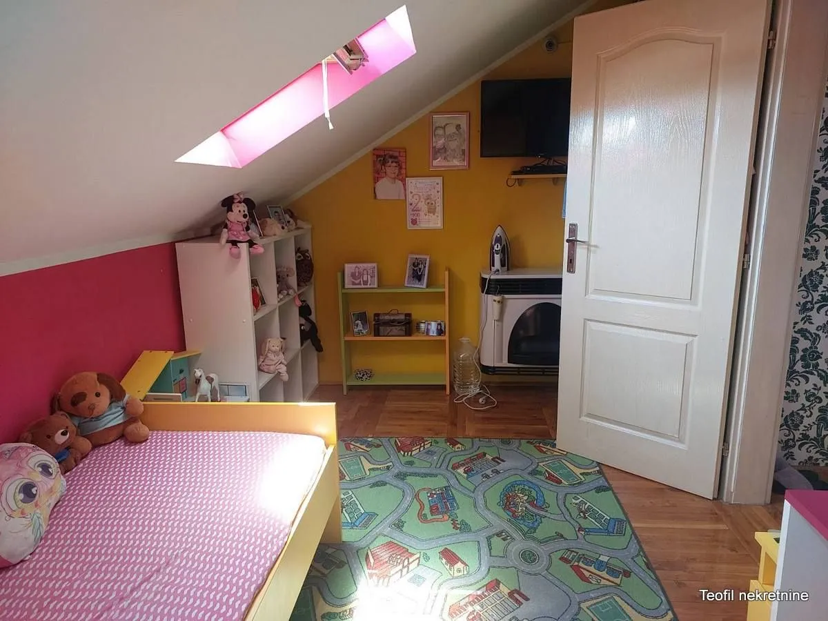 Prodaja, trosoban stan, 63m², Petlovo Brdo, Beograd