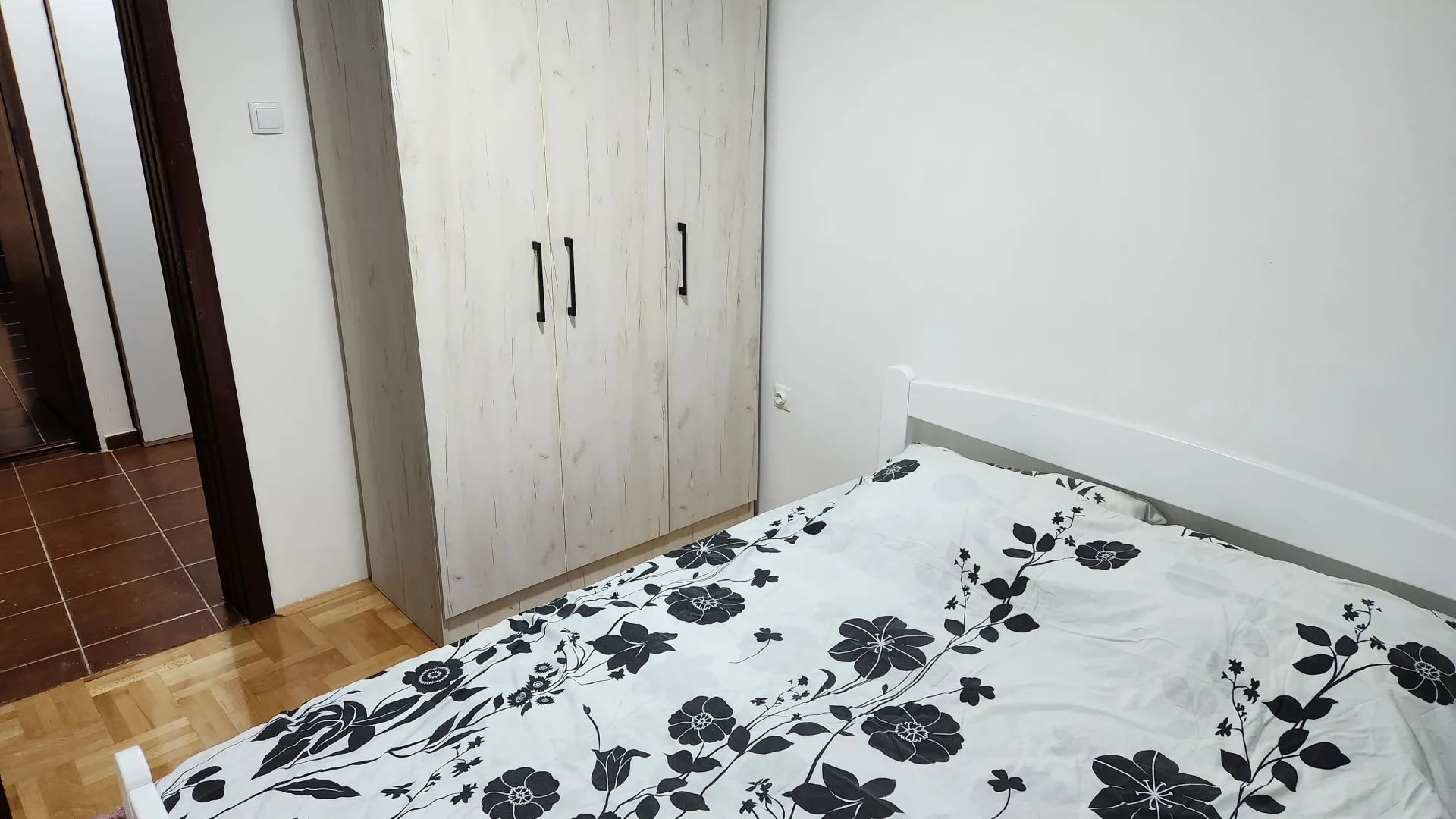 Prodaja, trosoban stan, 57m², Stara varoš, Nikšić