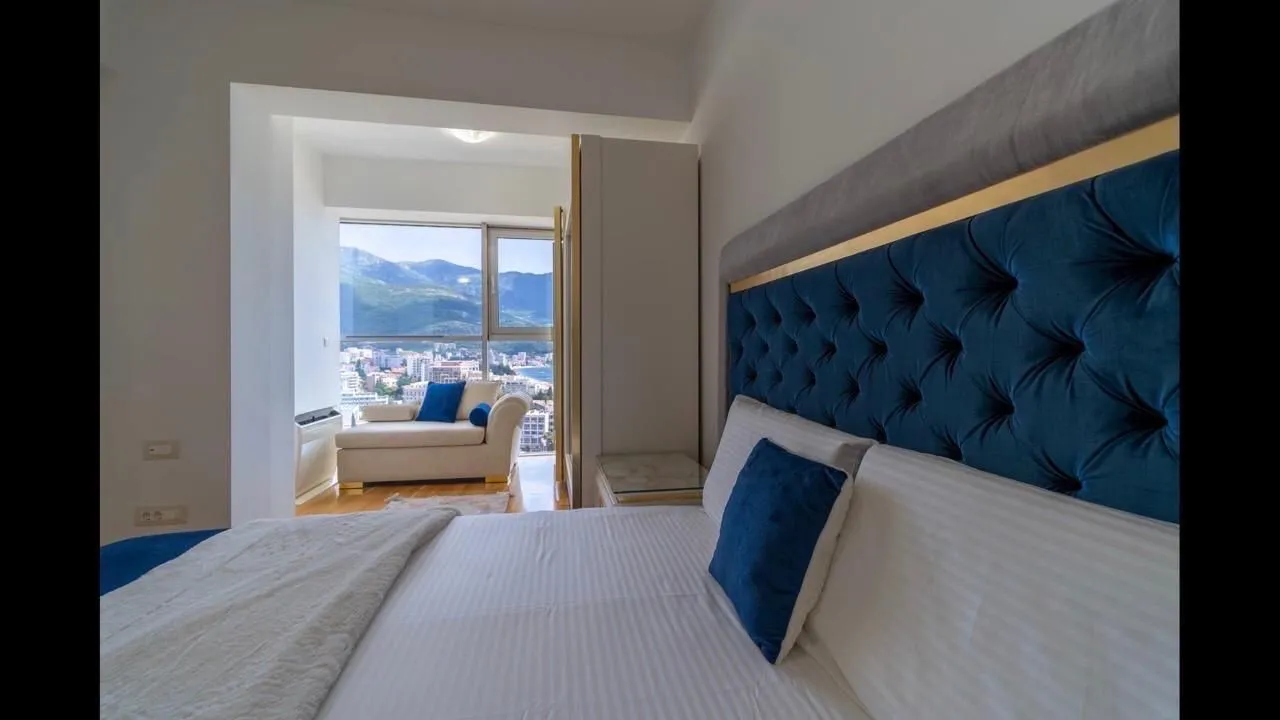Rent, three bedroom apartment, 150m², Dukley Gardens, Budva
