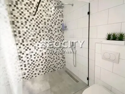 Prodaja, kuća, 110m², Centar, Novi Sad - image 10