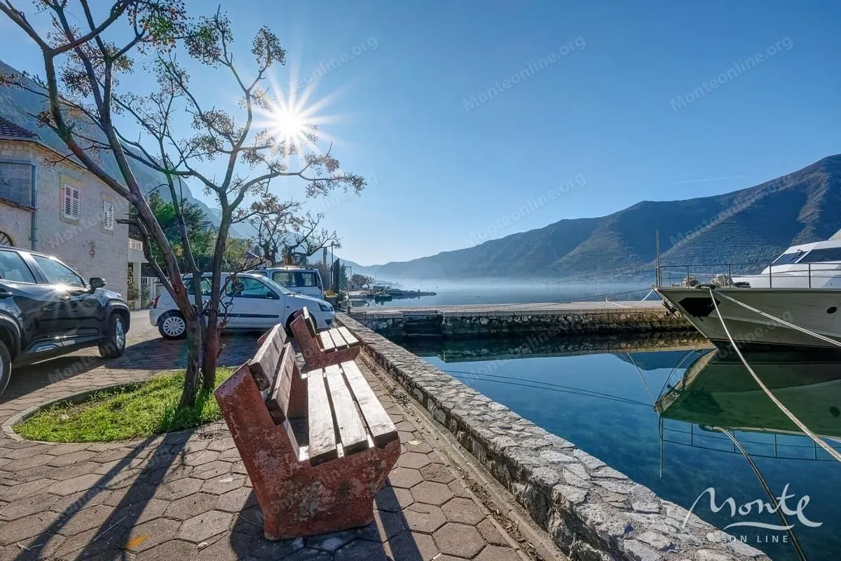 Prodaja, kuća, 219m², Dobrota, Kotor