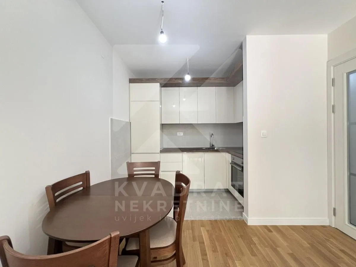 Izdavanje, jednosoban stan, 42m², Tuški Put, Podgorica