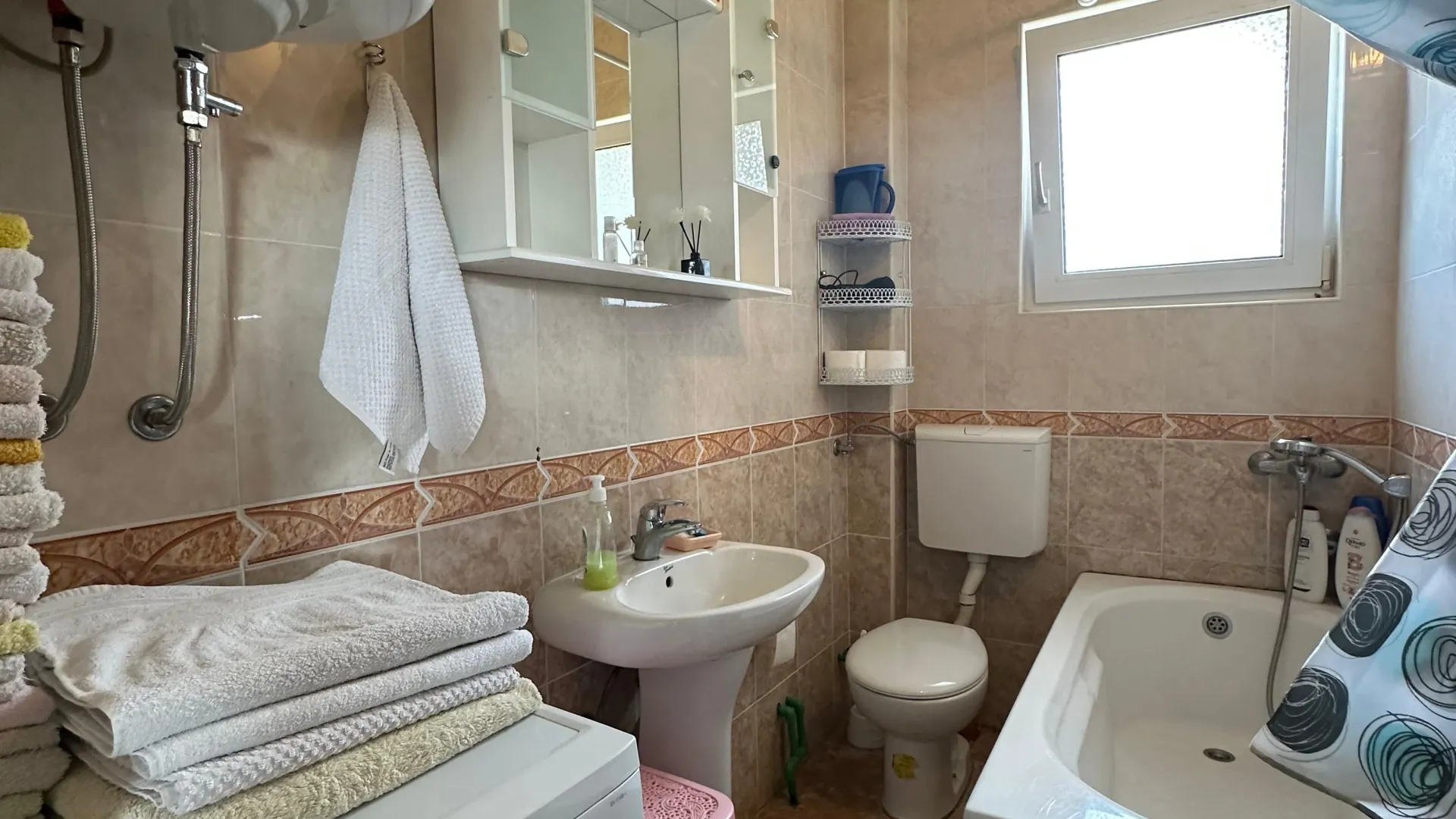 Rent, three bedroom apartment, 70m², Dumidran, Tivat