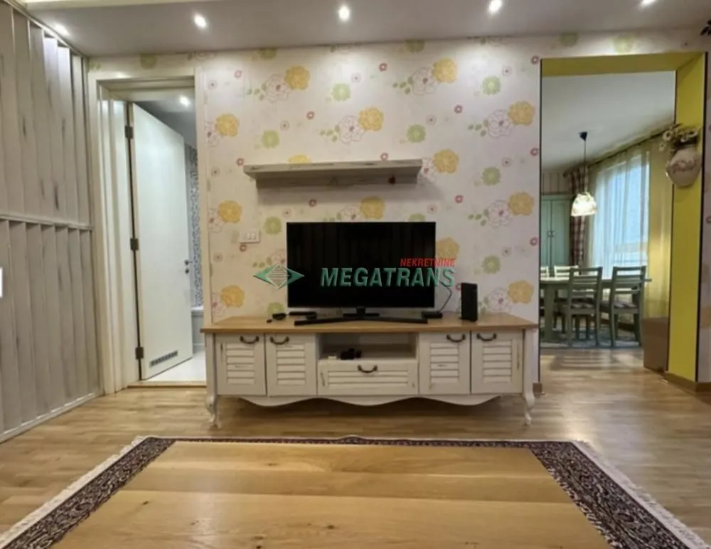 Izdavanje, trosoban stan, 102m², Belvil, Beograd