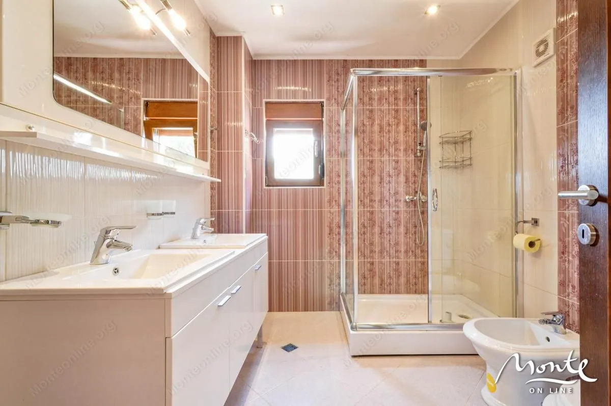 Prodaja, kuća, 227m², Zelenika, Herceg Novi