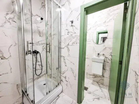 Izdavanje, poslovni prostor, 1000m², Centar, Podgorica - image 15