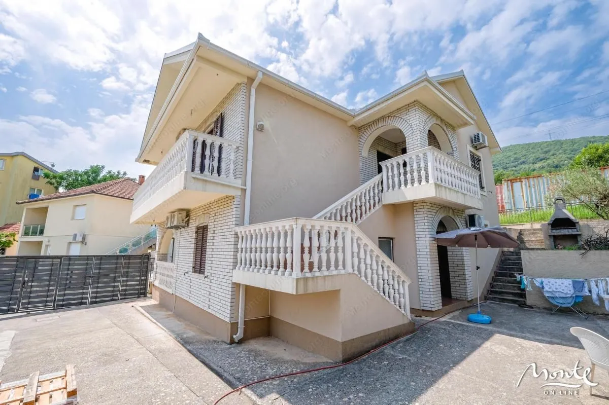 Prodaja, kuća, 200m², Bijela, Herceg Novi